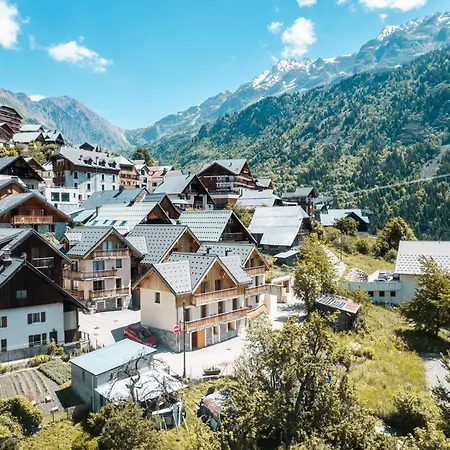 Des Cousins: Fantastic Alpine Vaujany